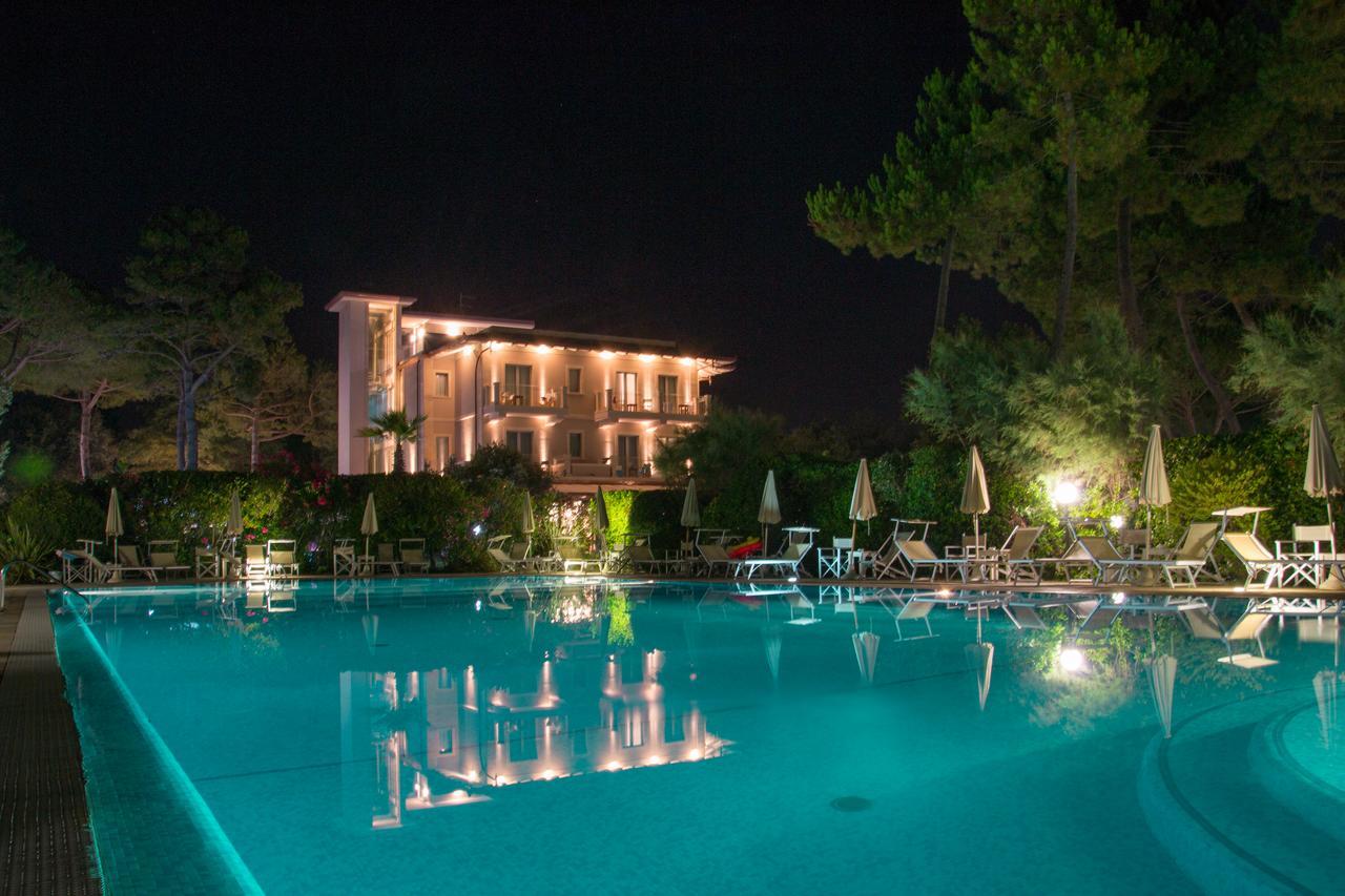 Hotel Villa Elsa Marina di Massa Exterior photo
