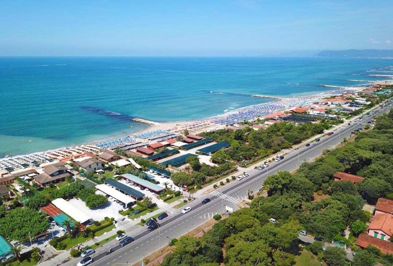 Hotel Villa Elsa Marina di Massa Exterior photo